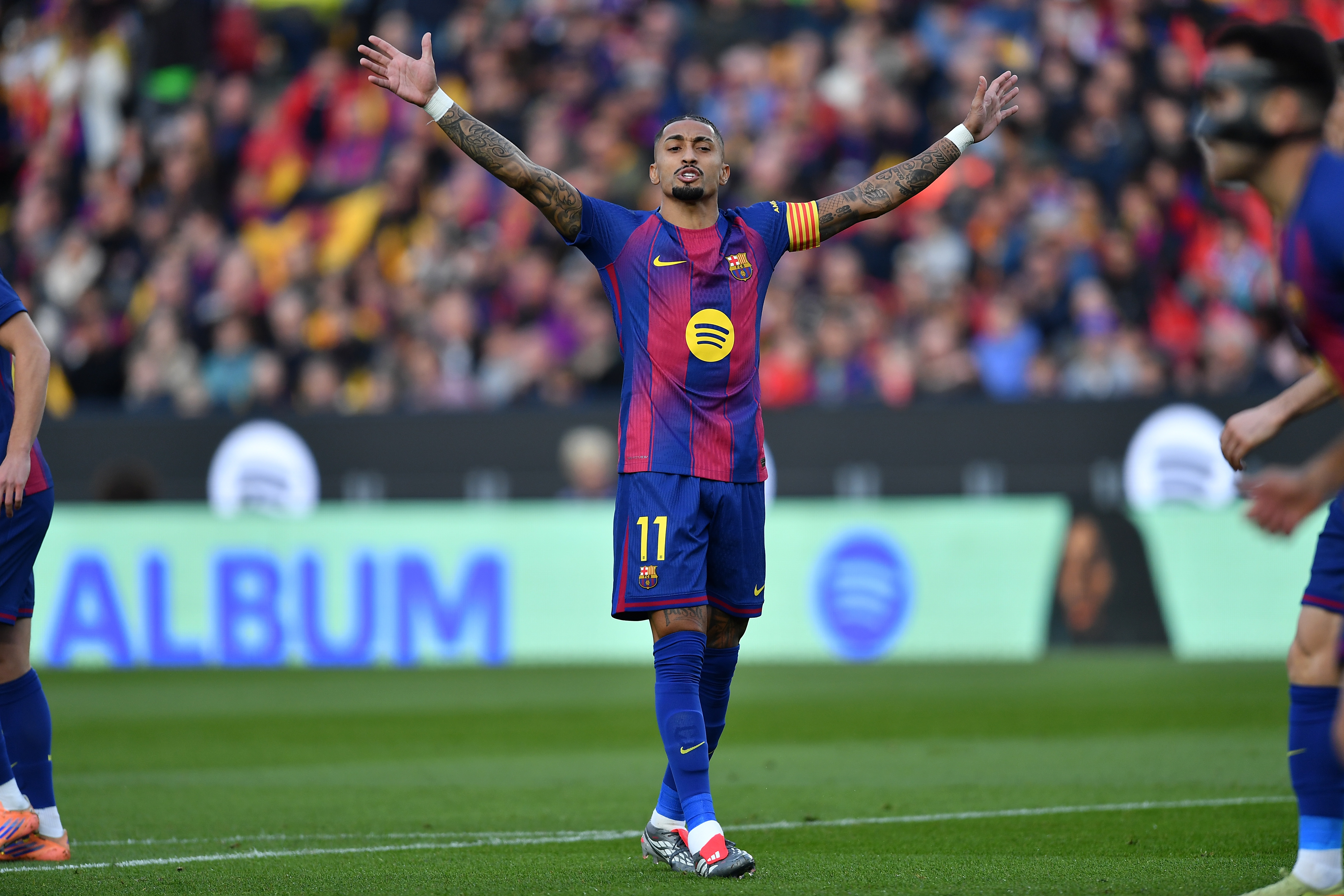 开云体育APP-拉菲尼亚对阵塞维利亚上演帽子戏法，上一位做到的巴萨球员是梅西